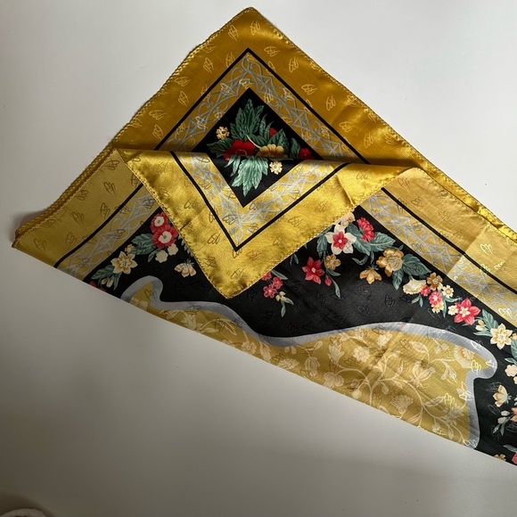 ❌❌ SOLD ❌❌ Authentic Scare Pierre Balmain Paris Silk Scarf - Picture 10 of 11